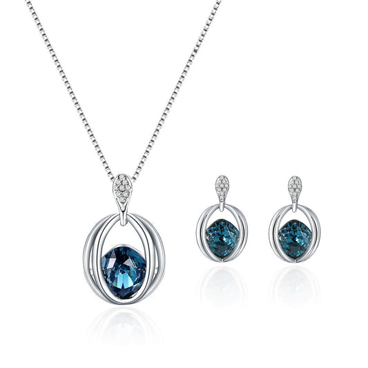 Elegant Crystal Pendant Necklace for Women – Dainty Jewelry with Diamond Sparkle